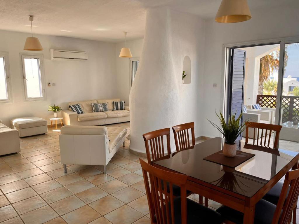 Sky Villa Paphos Exterior foto